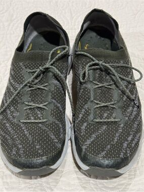 Huk Makara fishing Boat Shoes Size 13